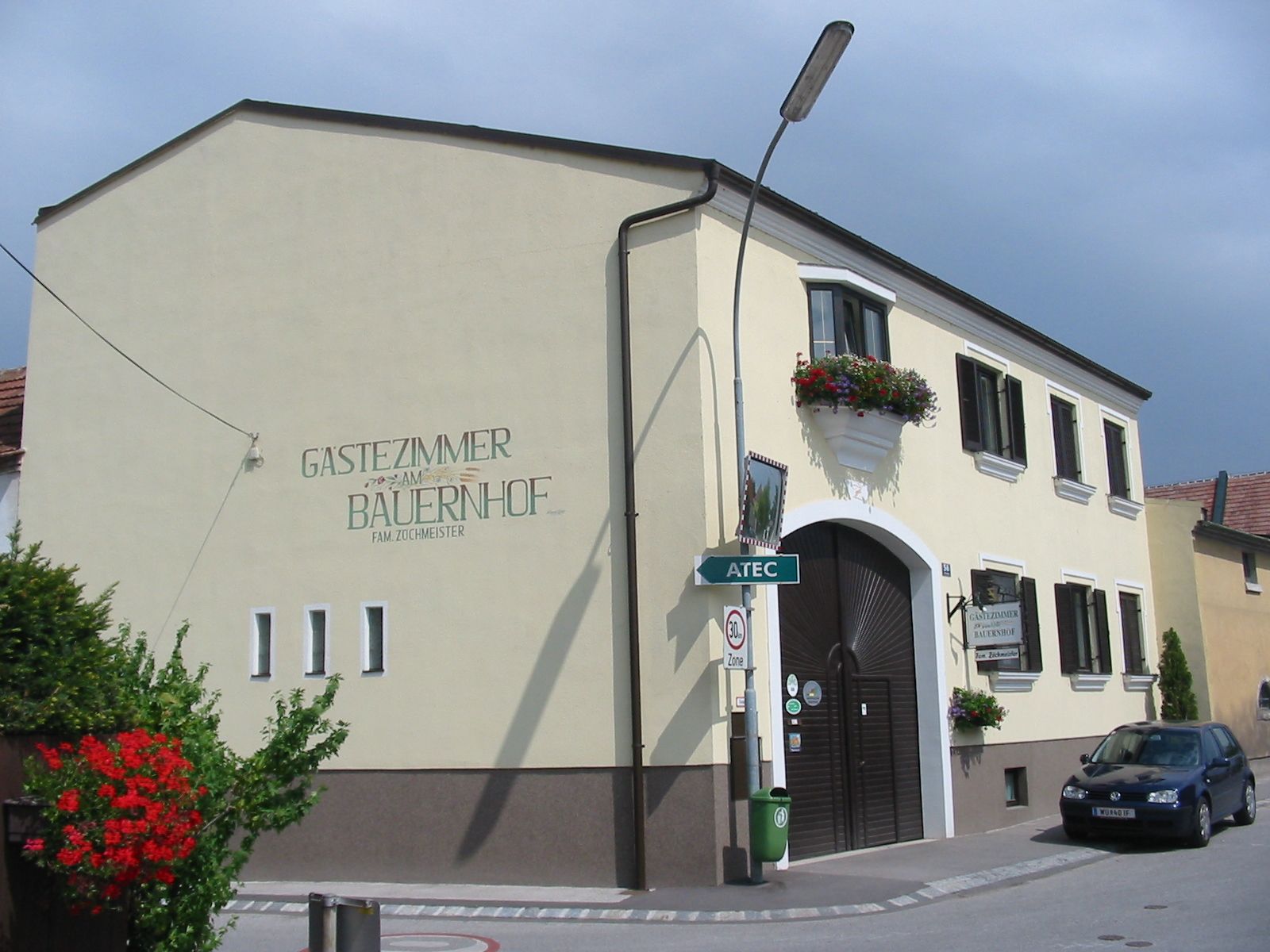 Penzion s označením "Gästezimmer am Bauernhof Fam. Zöchmeister".
