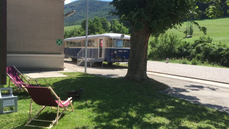 Deckchairs in front of the luggage cart, &copy; M. Schorn