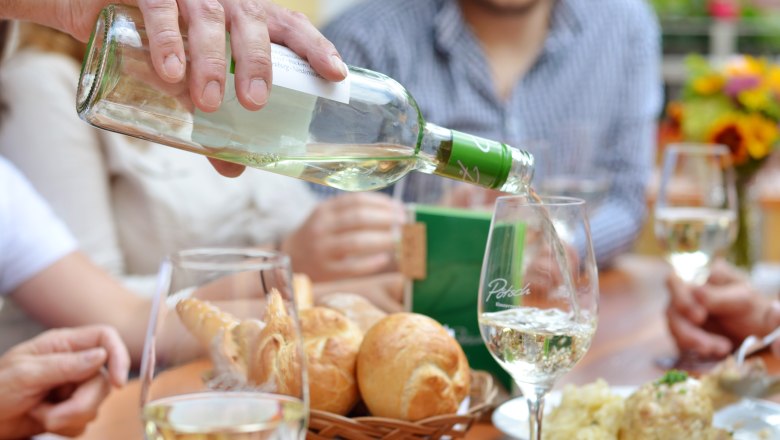 Winegrowing Buschenschank (typical tavern) VINOtake, © Uschi Oswald
