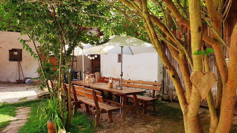 Vnitřn&iacute; n&aacute;dvoř&iacute;, &copy; Die Alm in Sch&ouml;llb&uuml;chl, Stefanie Reisenberger