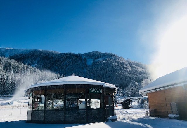 The Ötscher umbrella bar in winter, © Ötscherlift