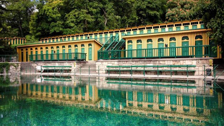 Historisches Ambiente und prickelnder Badespaß in Bad Fischau, © Alexander Krejcar