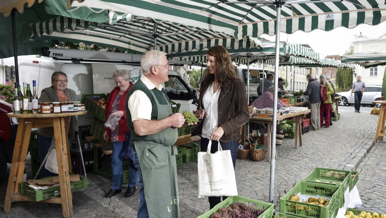Weekly market at Kornplatz, © POV, Robert Herbst