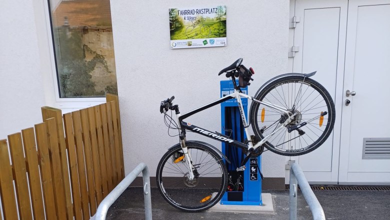 Bicycle rest area & service station, © Gemeinde Meiseldorf