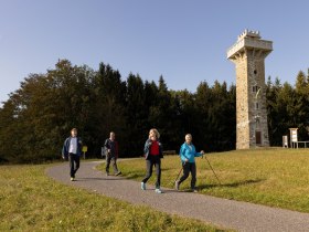 Pě&scaron;&iacute; turistika v srdci okružn&iacute; turistick&eacute; stezky Mostviertel: kolem Elisabethwarte, &copy; schwarz-koenig.at