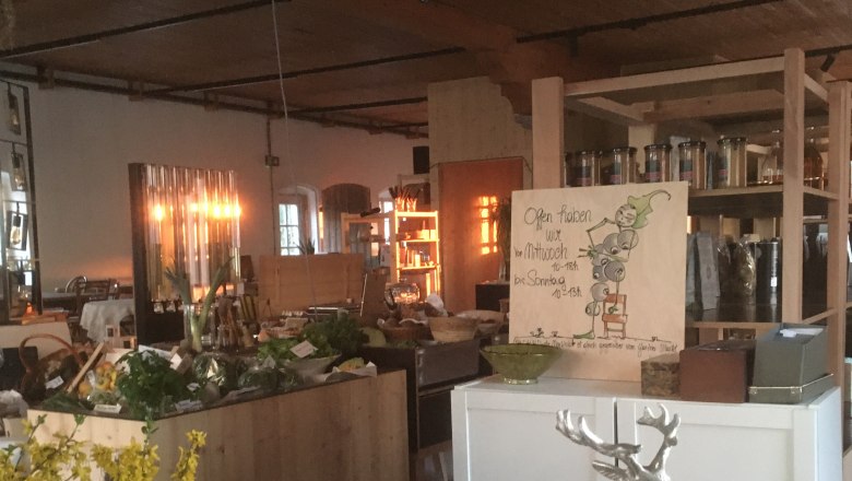 Tržn&iacute; hala, &copy; Mildwild