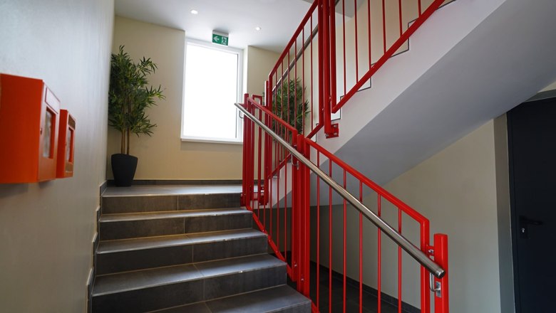 Schodišťový vstup, © Nava Motel