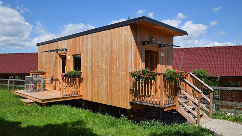 &Uacute;tuln&yacute; karavan na farmě Esperanza, &copy; Mag.a Martina Kotzina, Esperanza- Zentrum f&uuml;r tierunterst&uuml;tzte P&auml;dagogik