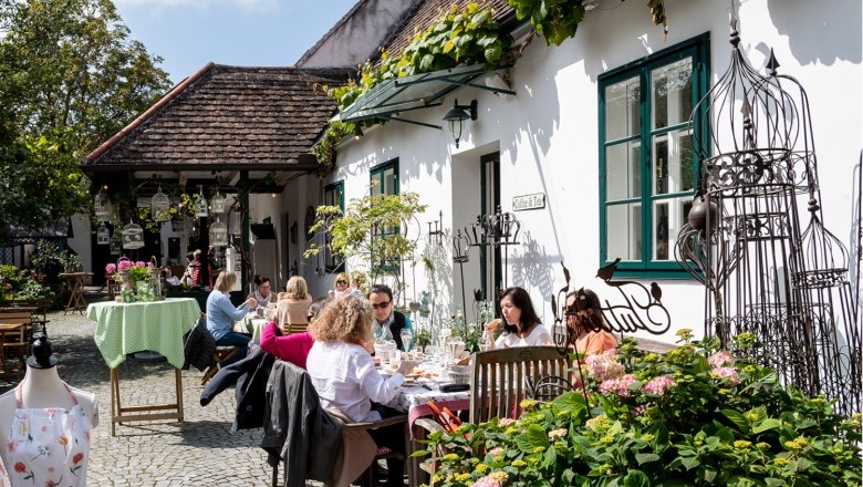 Malerischer Innenhof, © Robert Herbst