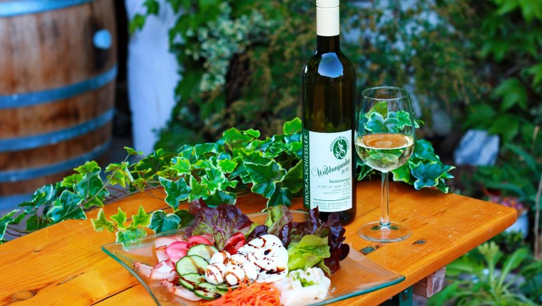 Heurigen snack, &copy; Anita Schiessler