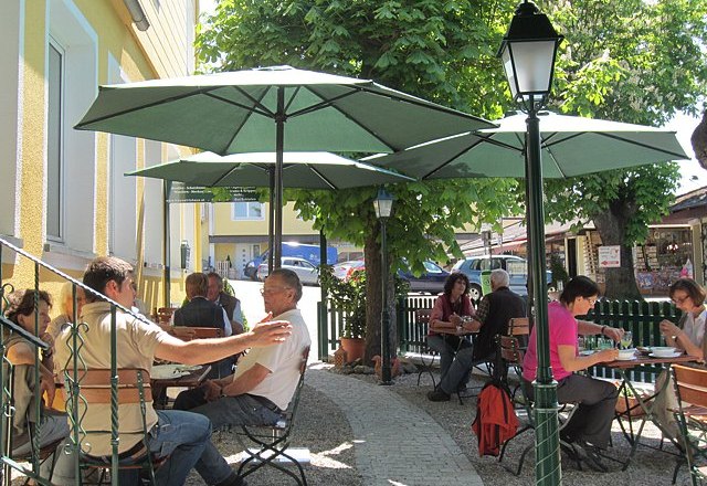Gastgarten draußen, © Familie Frey