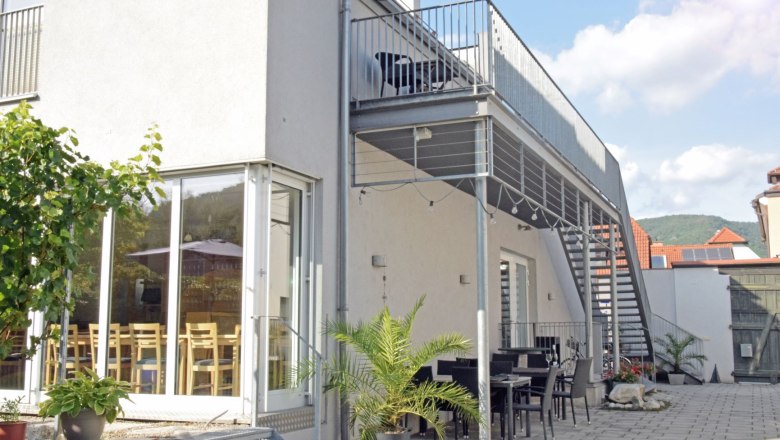 Vnitřn&iacute; n&aacute;dvoř&iacute;, &copy; Weingut B&auml;uerl