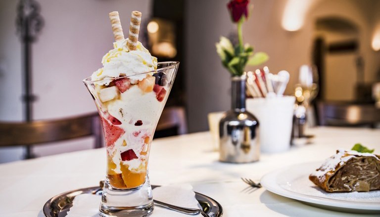 Cool ice cream creations in the town hall cellar, &copy; Rathauskeller Melk