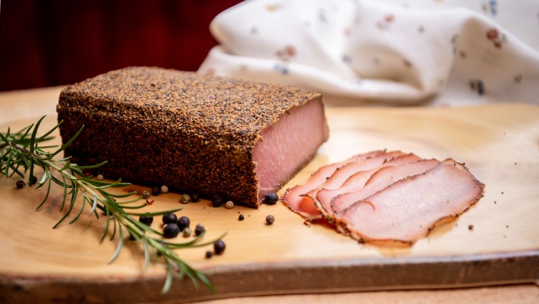 Meat specialties, © Sooo gut schmeckt die Bucklige Welt / Viktoria Kornfeld