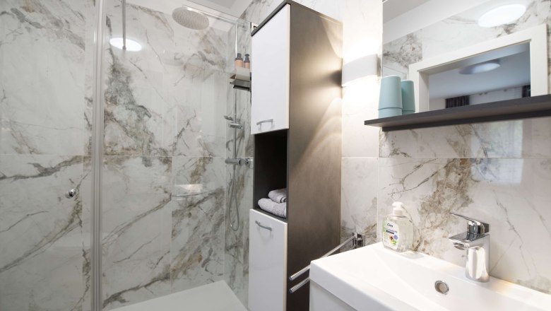 Bathroom with shower, © SilviaSchuh