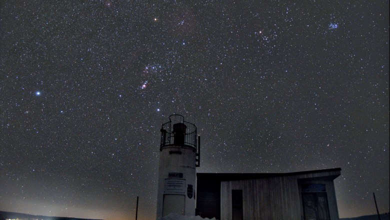 Za velmi jasných nocí až 5 000 hvězd., © Astronomisches Zentrum Martinsberg