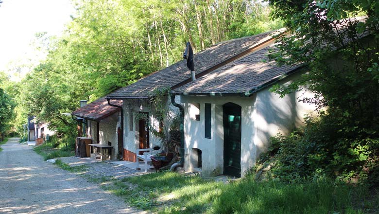 Wolkersdorf wine cellar lane, © Weinviertel Tourismus