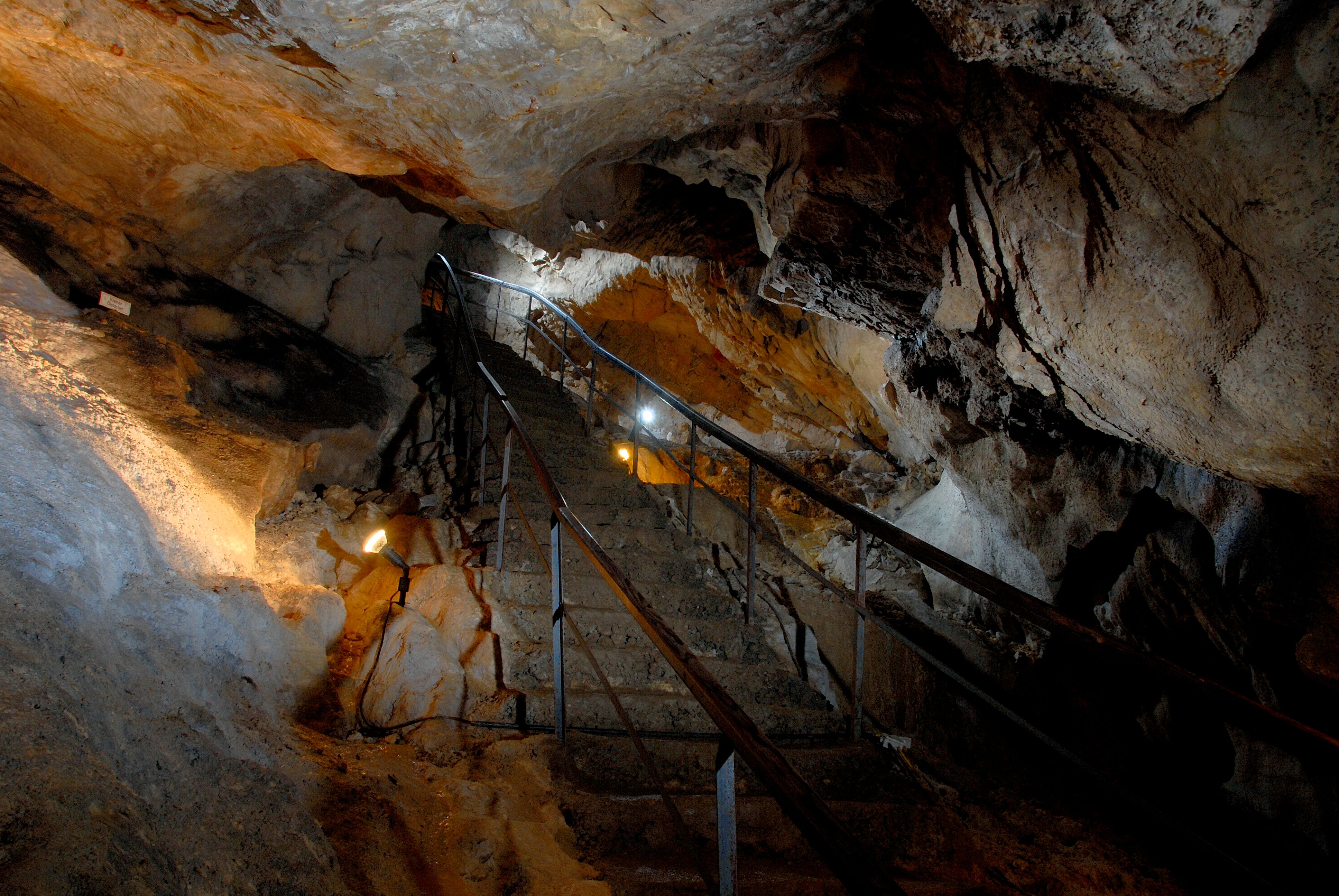 Jeskyně Nixhöhle Frankenfels