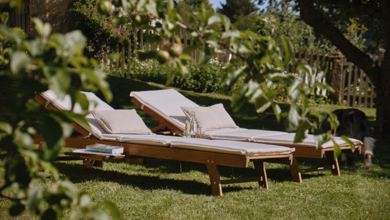 Leh&aacute;tka v sadu, &copy; Mathias Lixl / lixl.com