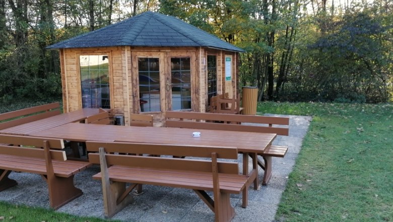 Equipment room incl. drinks machine and seating, © USV Kainreith/Walkenstein