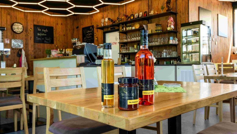 beebar mit produkten_C_herbst-0246, &copy; Robert Herbst