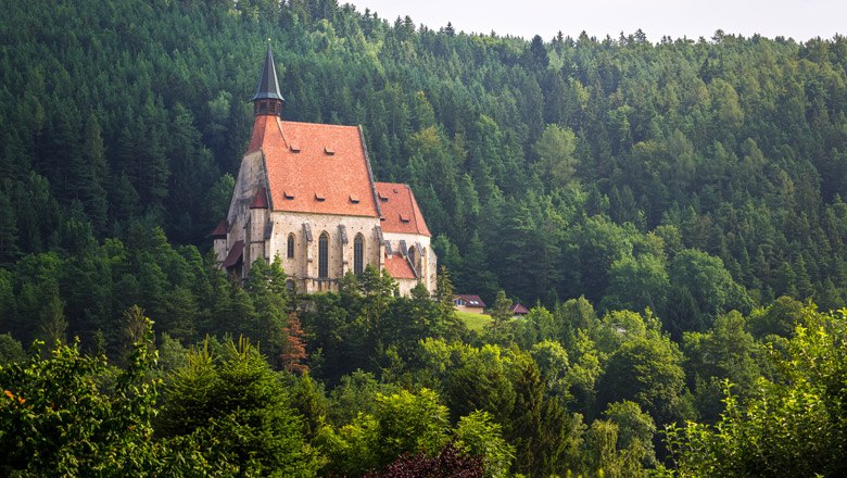 View of St. Wolfgang's Church, © Wiener Alpen, Christian Kremsl