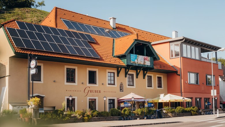 Top Lage: Ruine Weitenegg, Donausee, Radweg, © Niederösterreich Werbung/Daniela Führer