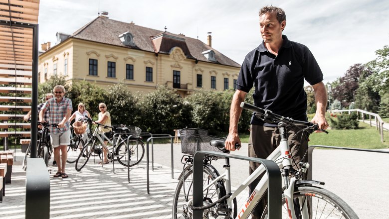 Eckartsau Castle, cycling destination, cycling rest area, © ÖBF, Archiv Schwarz