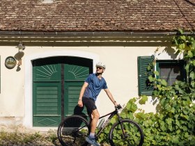 Ve sklepn&iacute;ch uličk&aacute;ch Rohrendorfu, &copy; Donau N&Ouml;/Mara Hohla