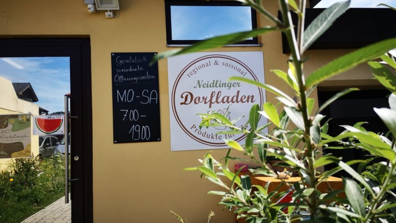 Entrance to the village store, © Neidlinger Dorfladen