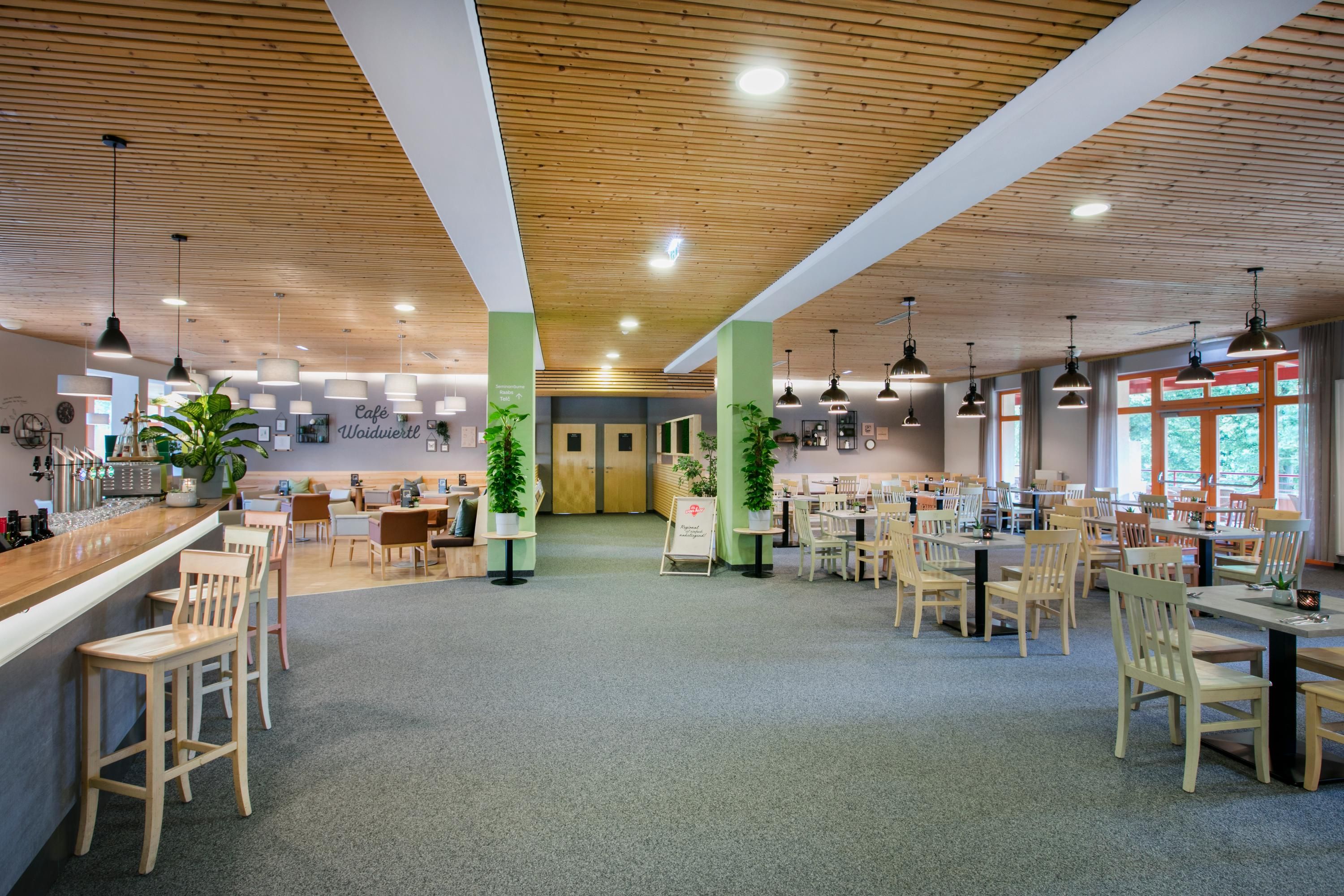 restaurační část_jufa-hotel-waldviertel_bar(1)