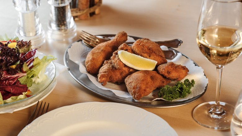 Restaurant enjoyment, &copy; Roman Siebenhandl