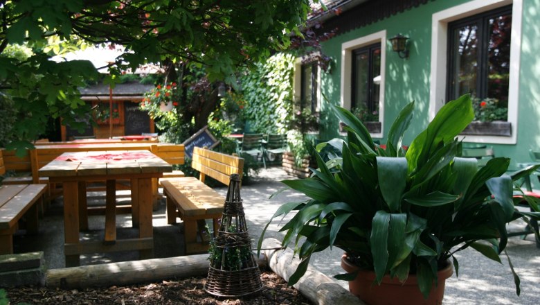 V tradiční zahrádce restaurace rodiny Bonka, © zVg. Bonka GmbH