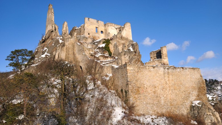 Dürnstein ruins in winter, © Markus Haslinger www.extremfotos.com