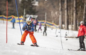 Lyžařská zábava pro děti v areálu Puchberg am Schneeberg, © Wiener Alpen/Martin Fülöp