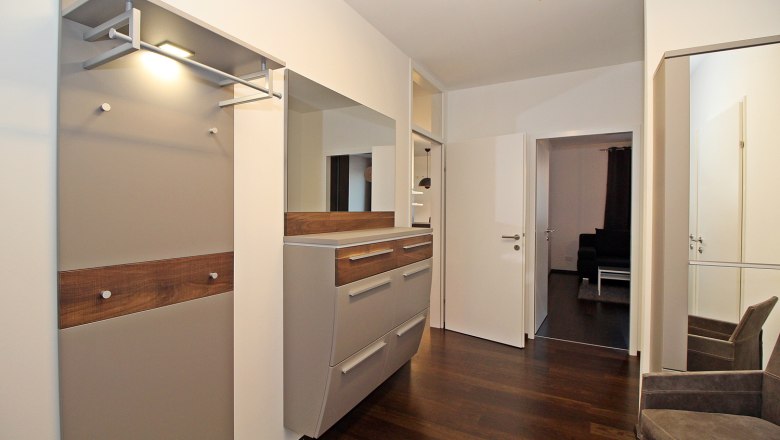 Vacation apartment Donaublick, anteroom, © Interhome