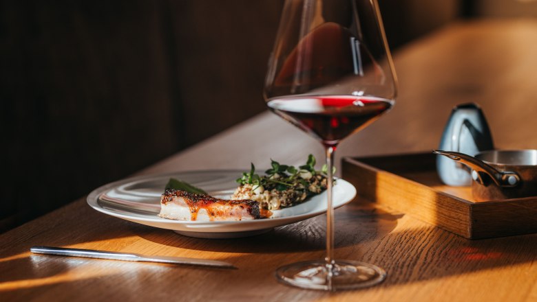 Jehněčí bůček, salát a wasabi krém, © Niederösterreich Werbung/Daniela Führer