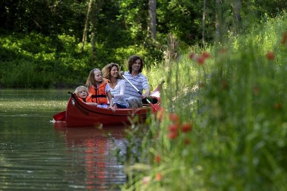 Canoeing in the water park, &copy; DIE GARTEN TULLN