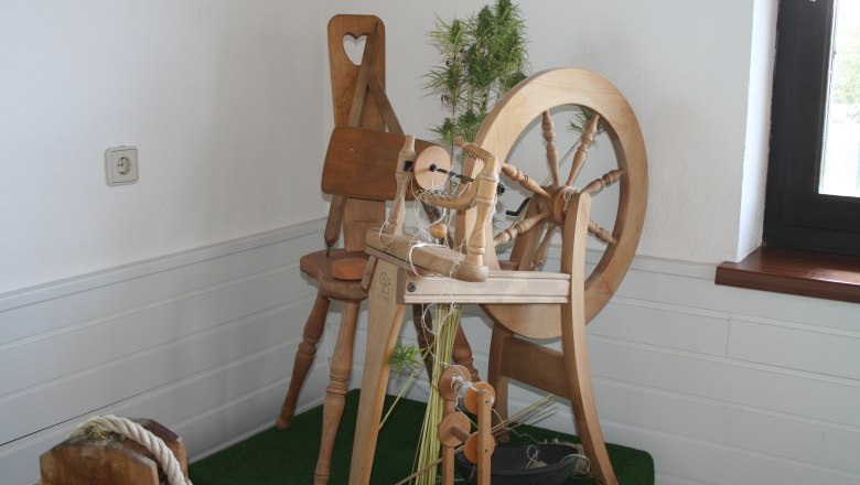 Spinning wheel for hemp ropes, © Gemeinde Reingers