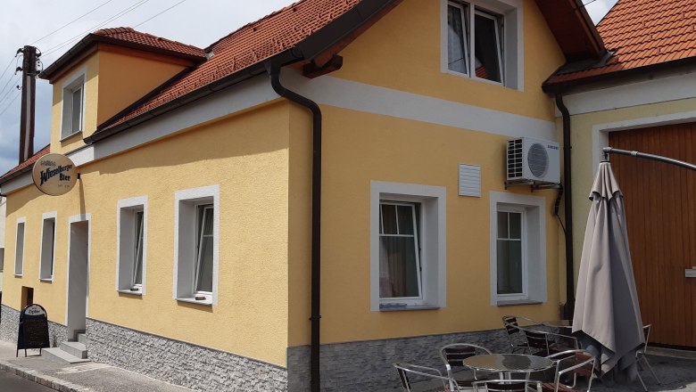 Country inn Hundsheim, © Rudolf Stummer