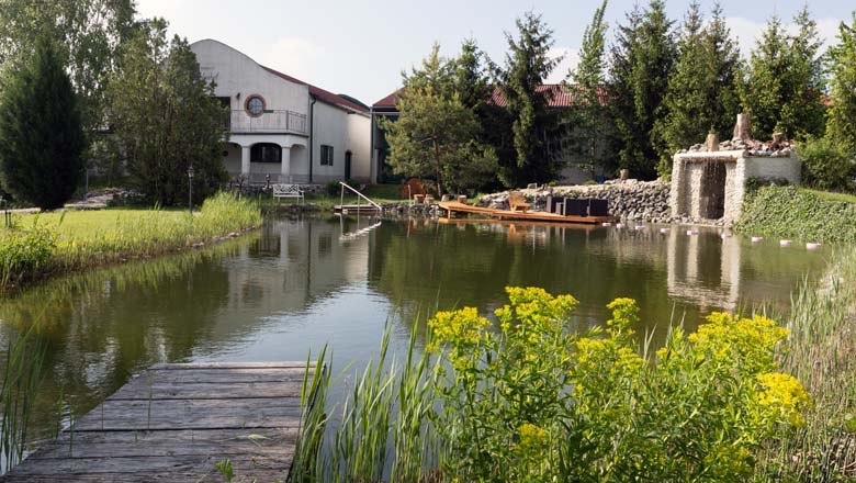 Pond, &copy; Pluschkowitz Leo