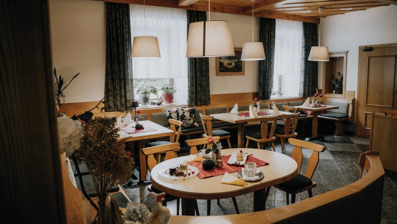 Beautiful parlor, large guest garden with walnut trees, © Niederösterreich Werbung/Rita Newman