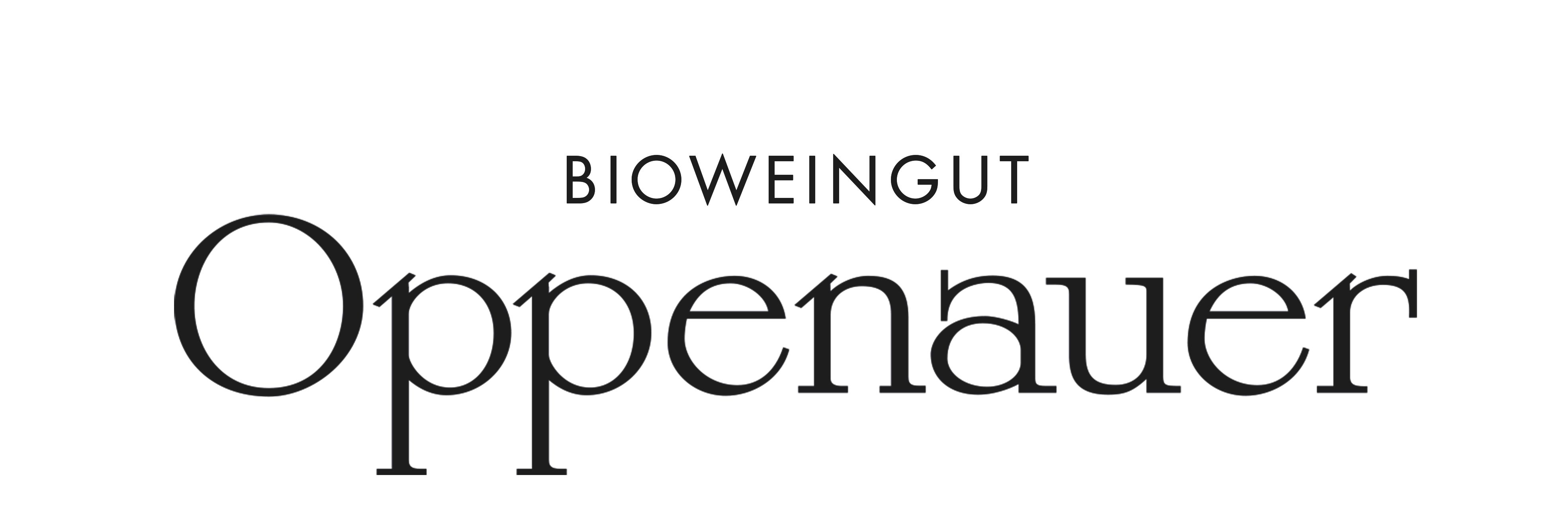 Logo ekologického vinařství Oppenauer černým písmem na bílém pozadí.