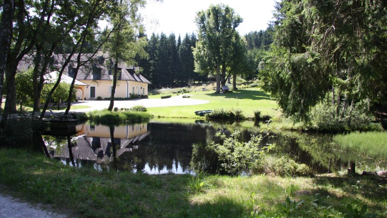 vlastn&iacute; koupac&iacute; jez&iacute;rko, &copy; Itha's secret escape