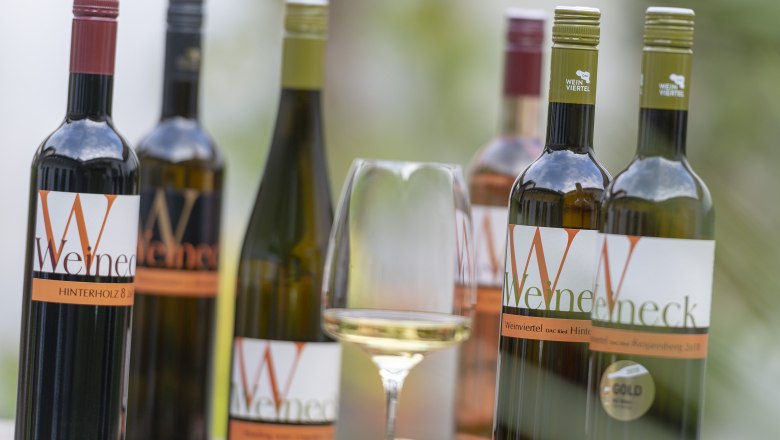 Wide range of wines, © Michael Himml