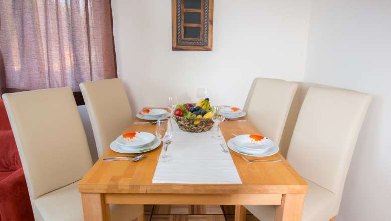 Dining area in the Eisenstein apartment, © Familie Krückel