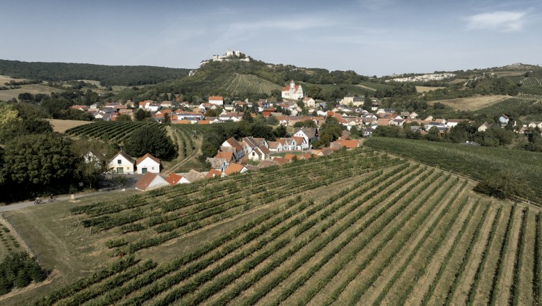 Falkenstein_Burgruine_Radfahren(c)WTG_Frühmann (1), © Weinviertel Tourismus / Frühmann