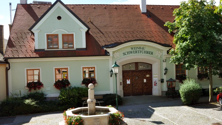 Winegrower's house, © Weingut Schwertführer 47er