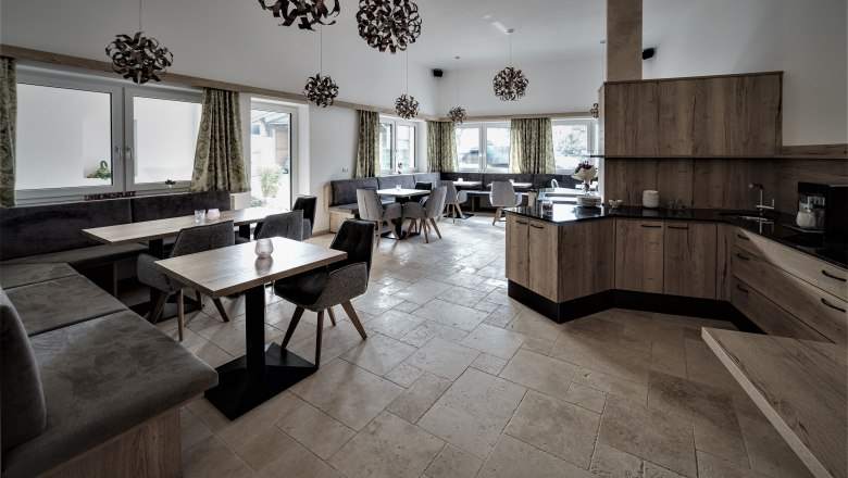 Breakfast room, &copy; Maria Harrauer