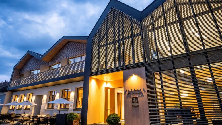 Traube Eingang, &copy; M&ouml;rwald